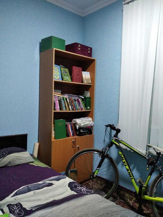 Sergeli-4 da 3 xonali kvartira sotiladi, 3/5/5. Ipoteka ham bor!