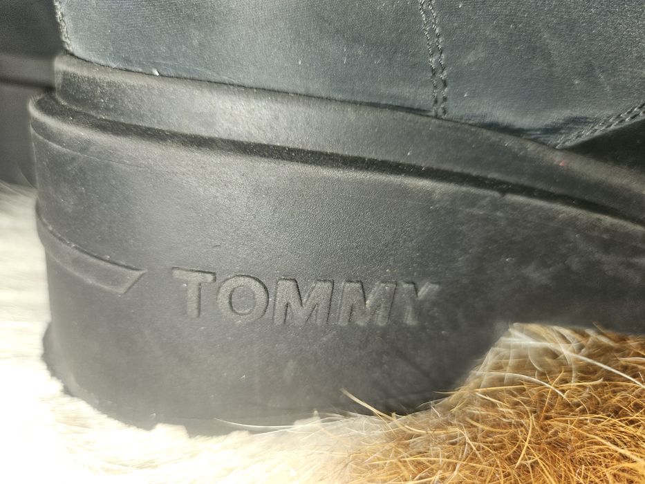 Vand bocanci de dama Tommy Hilfiger  37 piele naturala cu textil