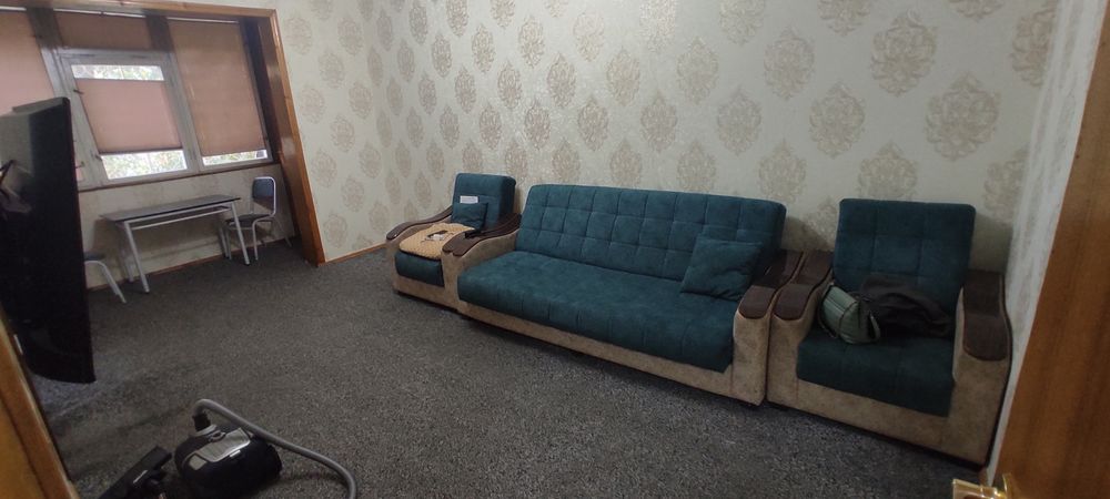 Mirzo Ulugbek metrosiga yaqin joylashuvda 3 xonali kvartira