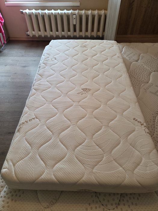 Продавам 2 бр.детски легла 60/120 цена 350лв за 1 бр.