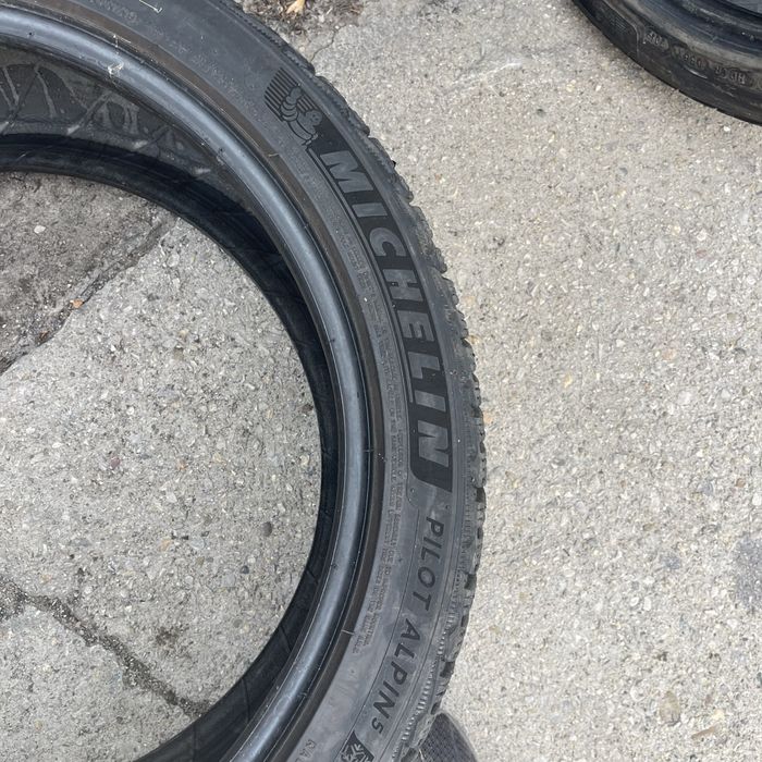 225 40 18 MICHELIN AlPIN 5 зимни