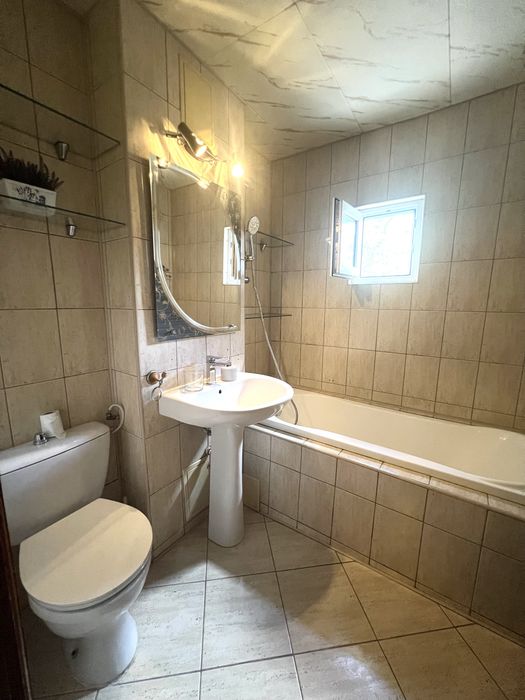 Apartament 3 camere de inchiriat Nicolina cu loc de parcare