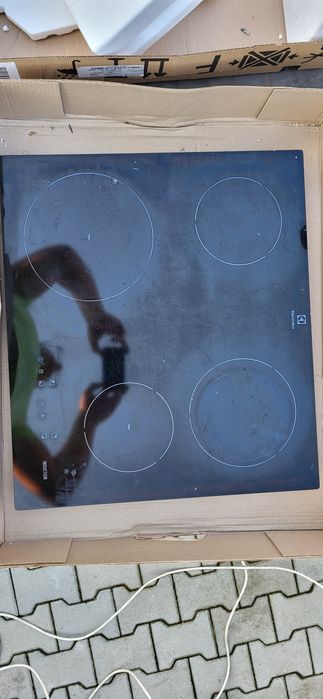 Plita cu inductie Electrolux defecta
