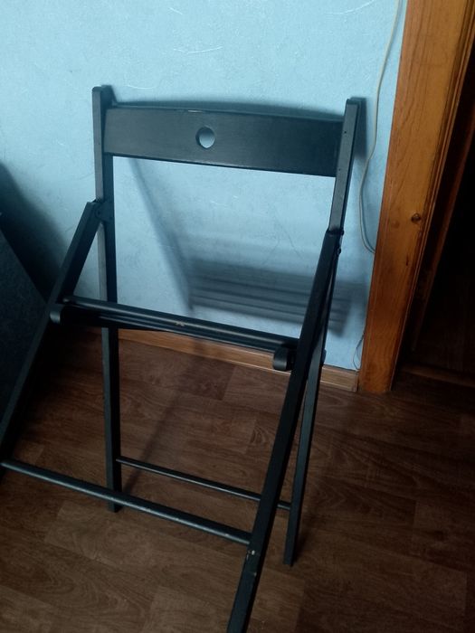 Продам складной, черный стул