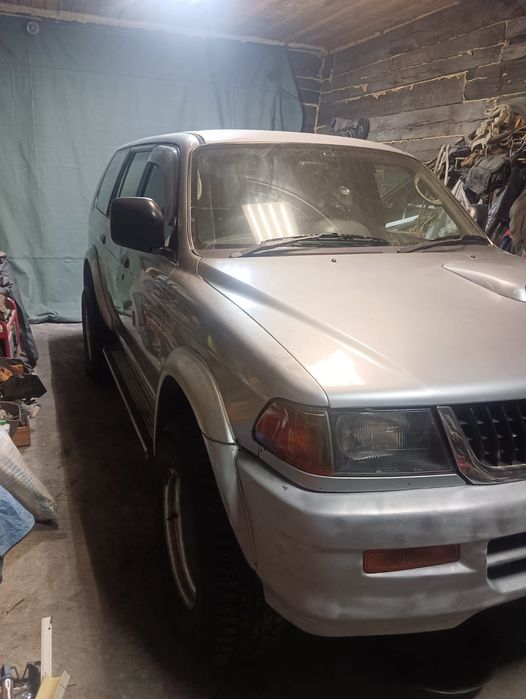 Митсубиси челенжер