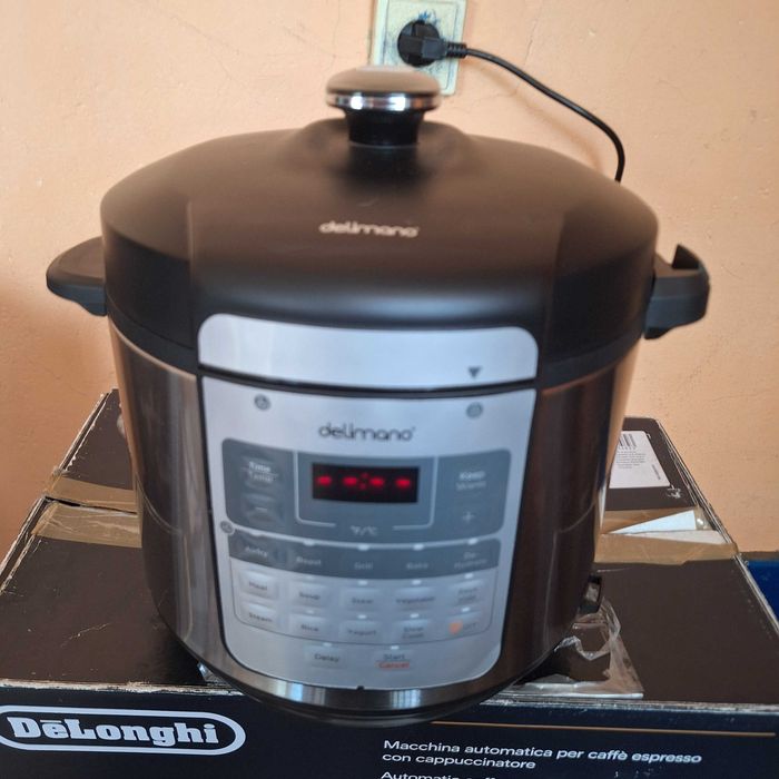 Делимано Мултикукър под налягане + еър фрайър - чисто нов