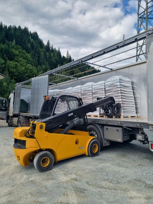 Motostivuitor cu braț telescopic jcb teletruck