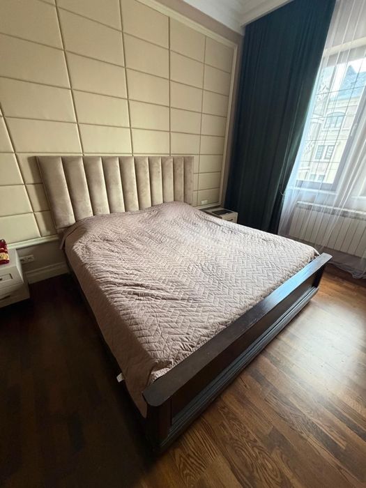 Двухспальная кровать