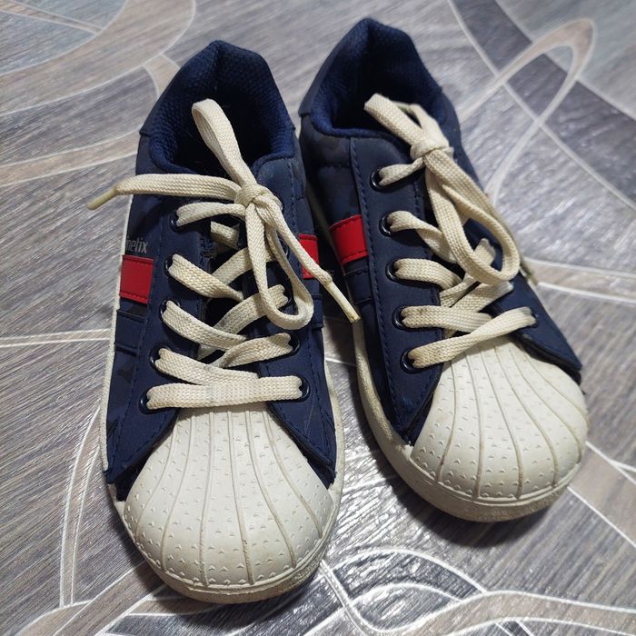 Продам кеды 28 р