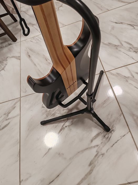 Harley Benton Amarok 6 и куфар нова