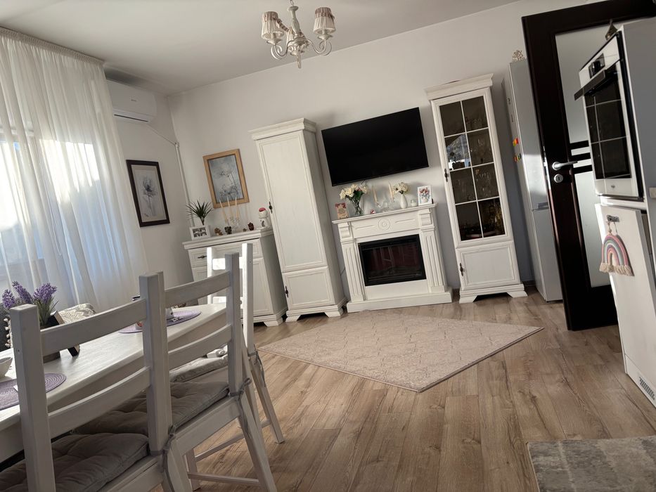 Masă fixă din lemn 120 cm *90 cm și/ 4 scaune , masă &scaune 700 Ron