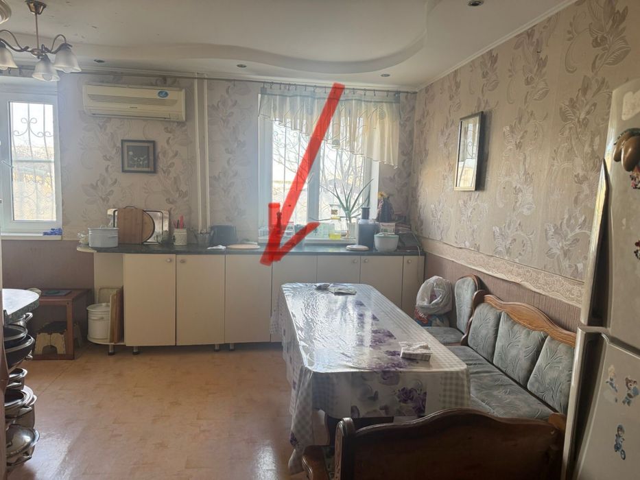 Кухонная напольная тумба