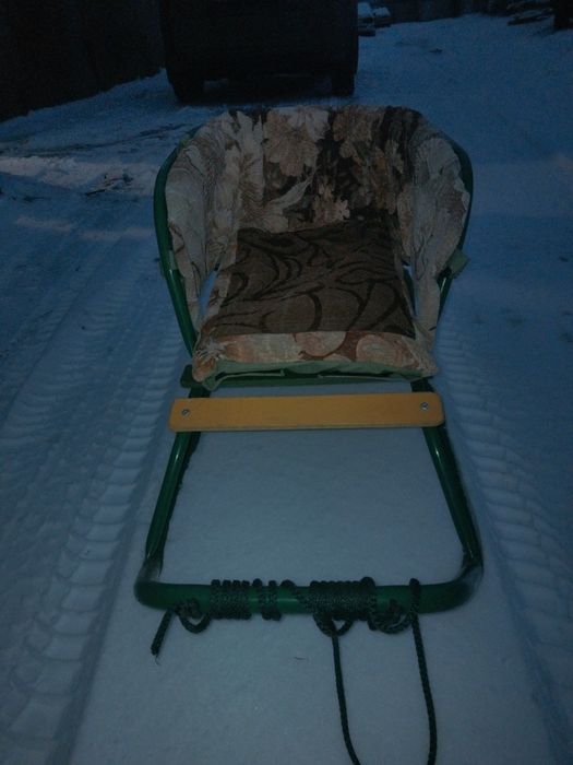 Продам санки детские .