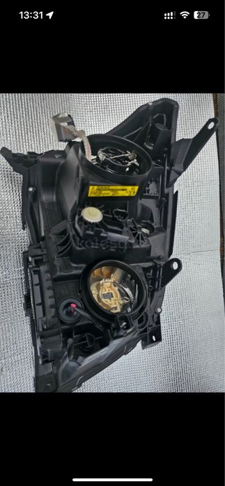 Фара левая Toyota Avensis