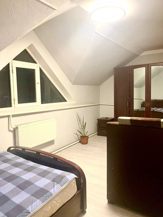 Квартира 6 хонали срочна сотилади