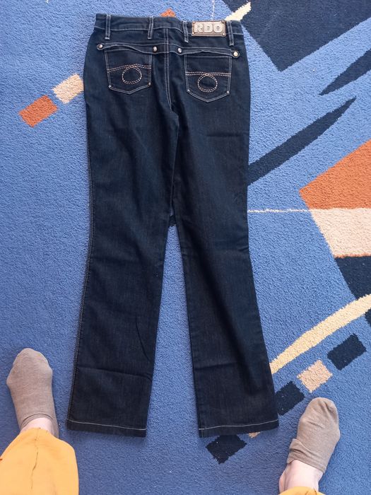 Продам  молодежные джинсы