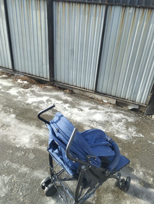 Продам детскую коляску дешего