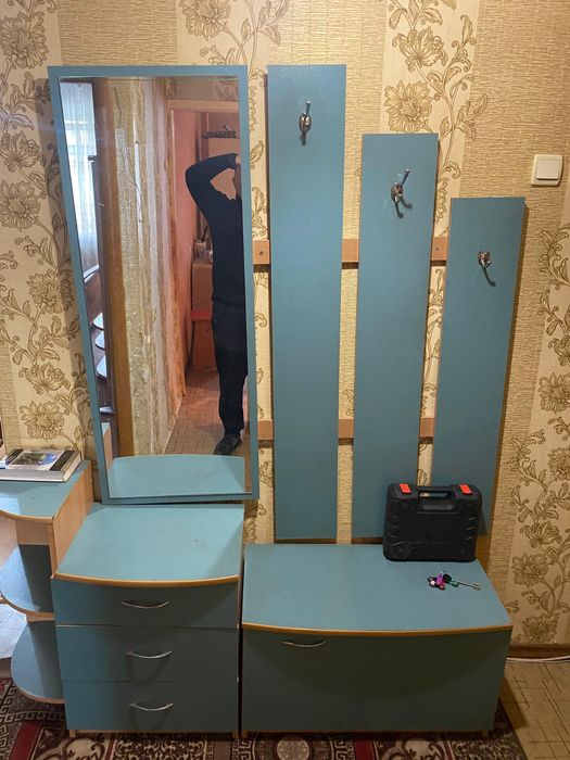 Прихожая , щкаф зерколо