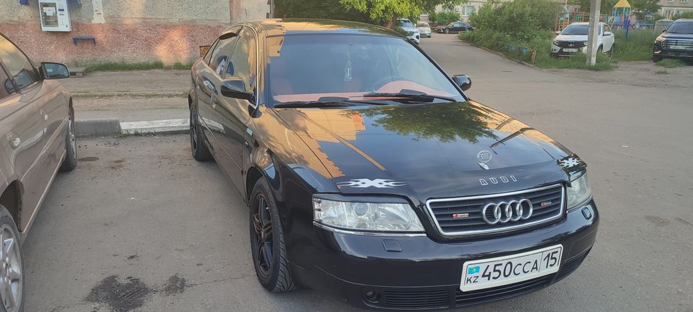 Продам Ауди А6С5 двигатель 1.8 год выпуска 2000