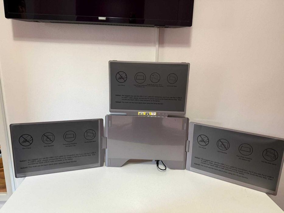 Monitor Triplu Extensibil si Portabil 16 inch, Geanta inclusa