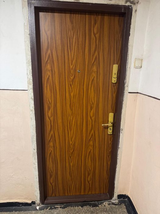 Ușă metalică de apartament