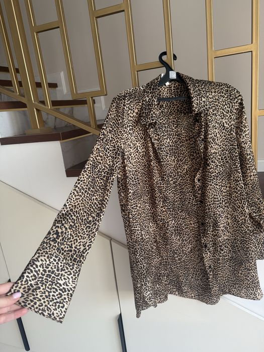Женская леопардовая удлененная рубашка.