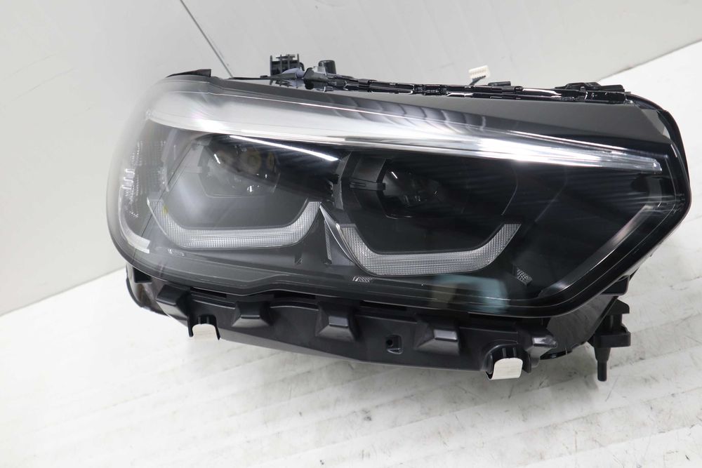 Десен фар БМВ Г05 Г06 BMW G05 G06 Лед Щатски