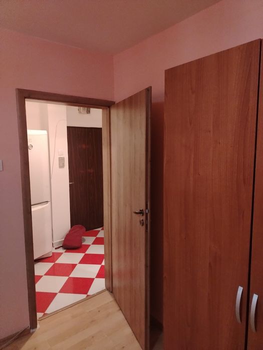 Proprietar inchiriez garsoniera,dr taberei , favorit