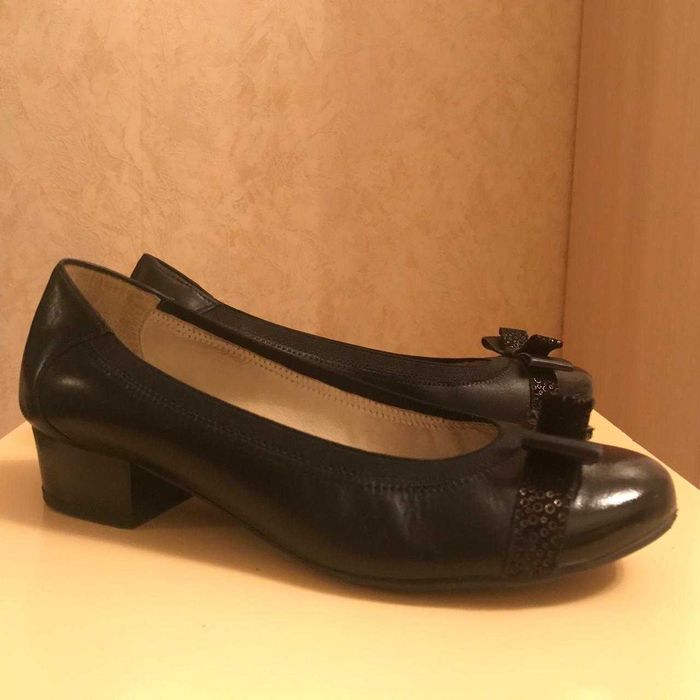 Продам туфли женские