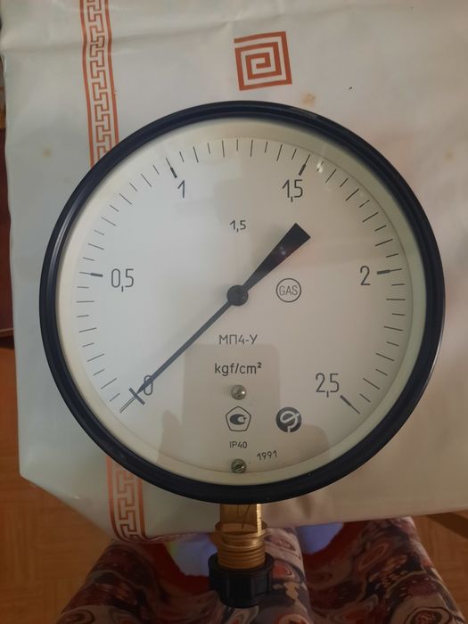 Продаётся манометр