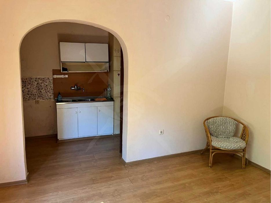 Продава се Двустаен апартамент в Варна, Възраждане 2 - 57 кв.м за 1176 €/кв.м - Снимка #1