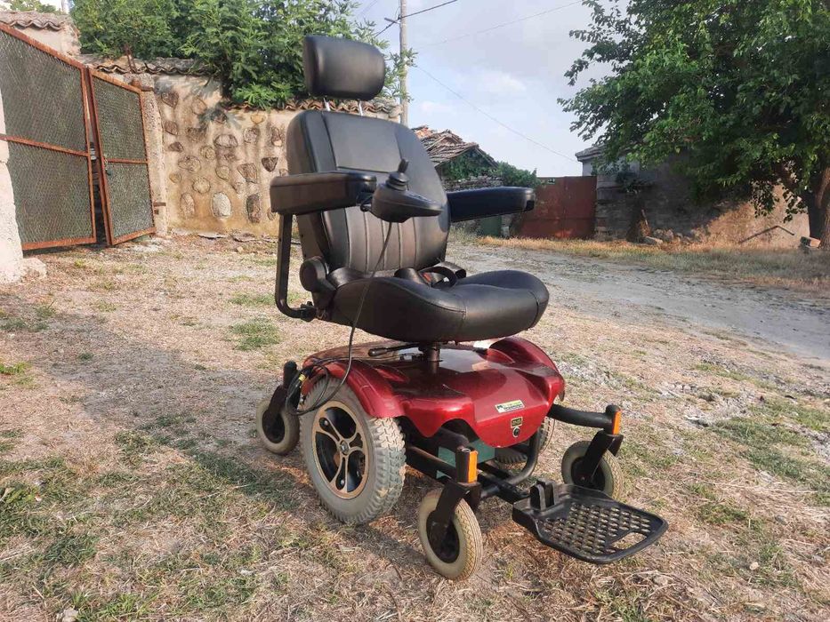 Инвалиден електрически стол с джойстик