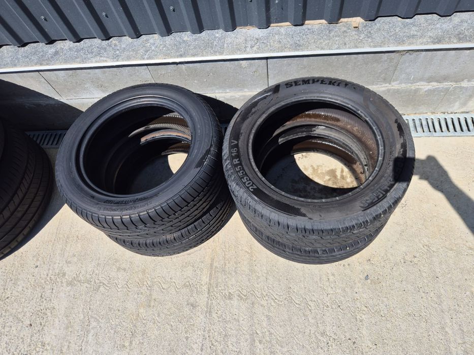Vand 4 Anvelope Cauciucuri de Vara 205/55/16 Continental și Semperit profil 8 mm