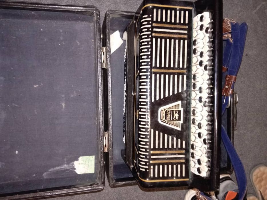 Продам баян Сармат