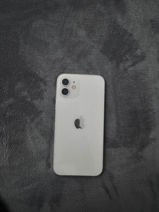 СРОЧНО продаю iPhone 12