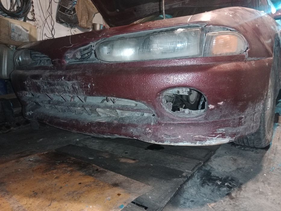 Бампер передний Митсубиси Галант