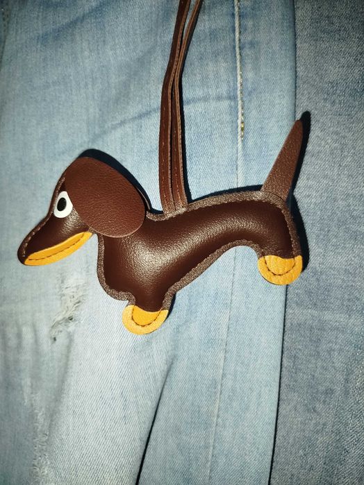 Женский брелок Такса