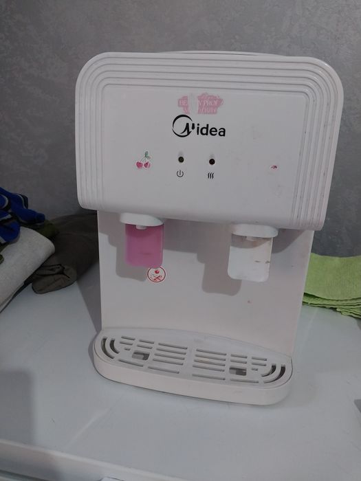 Диспансер для воды