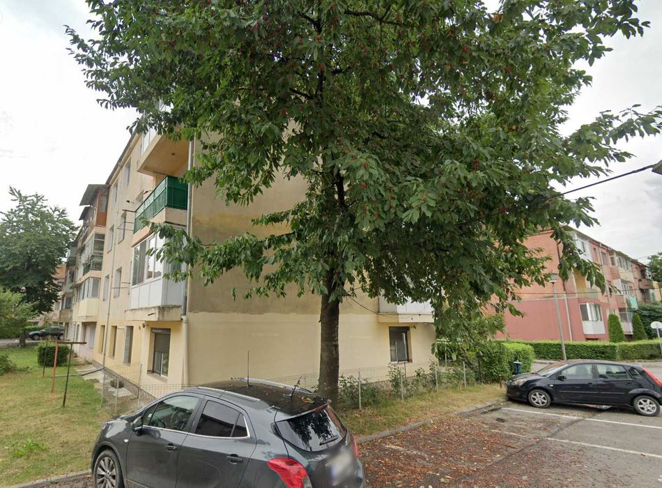 PROPRIETAR Vand Ap. decomandat 2 camere, zona CAM, 56 mp