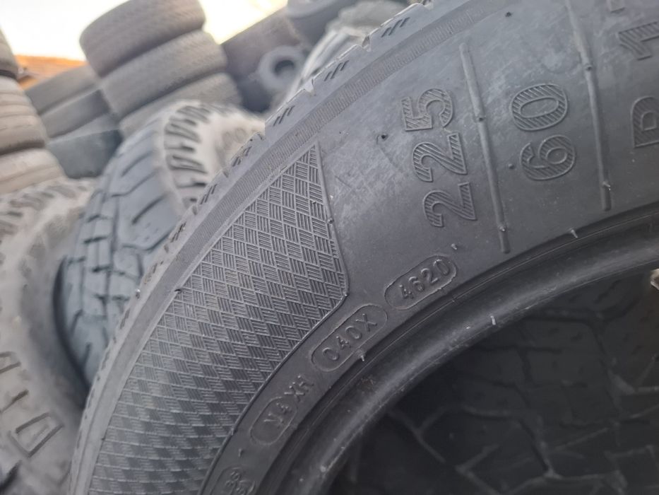 Vand 2 anvelope 225 60 17 klebar bune vara