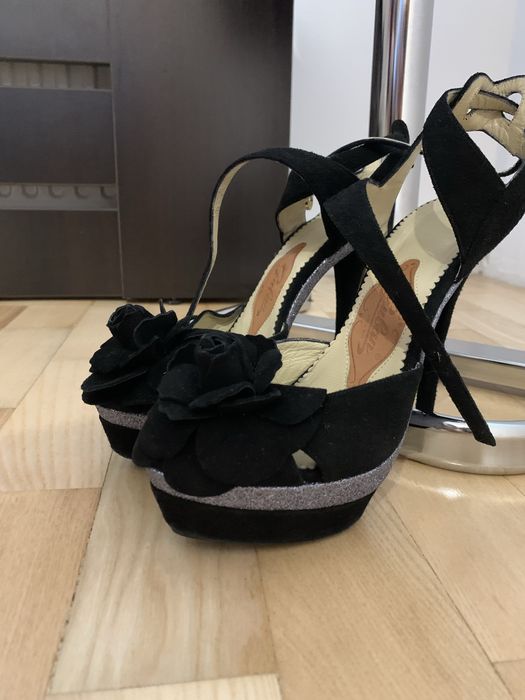 Sandale marimea 37 negru-argintiu