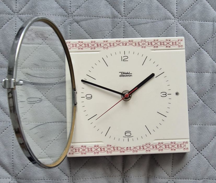 Ceasuri perete mecanice / quartz