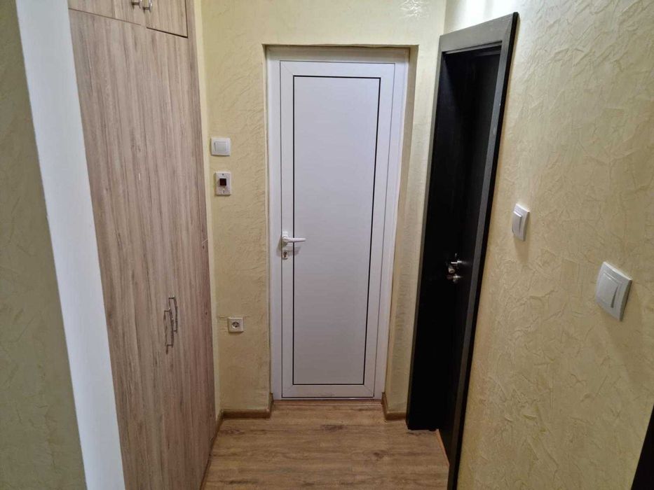 Дава се под наем Тристаен апартамент в Враца, Център - 70 кв.м за 382.5 € - Снимка #5
