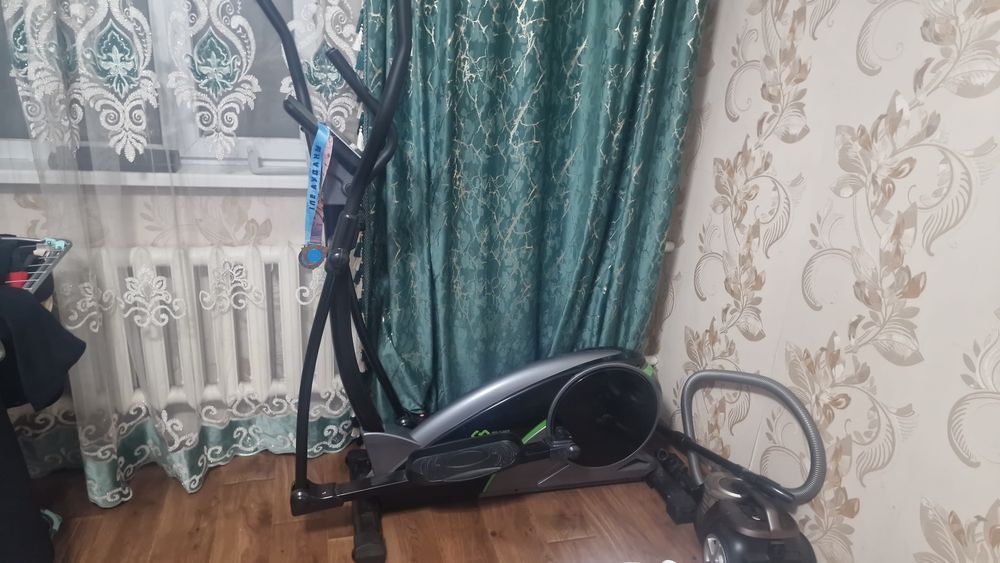 Продам эллиптический тренажер,как новый