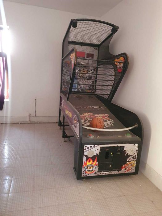 Навоий шахрида 22 та болалар учун мулжалланган аттракционлар сотилади