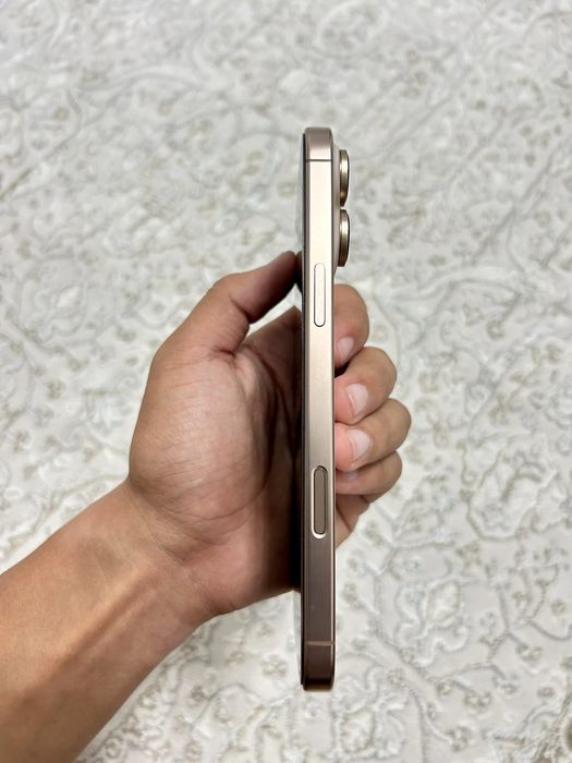 Продам Iphone 16 pro max