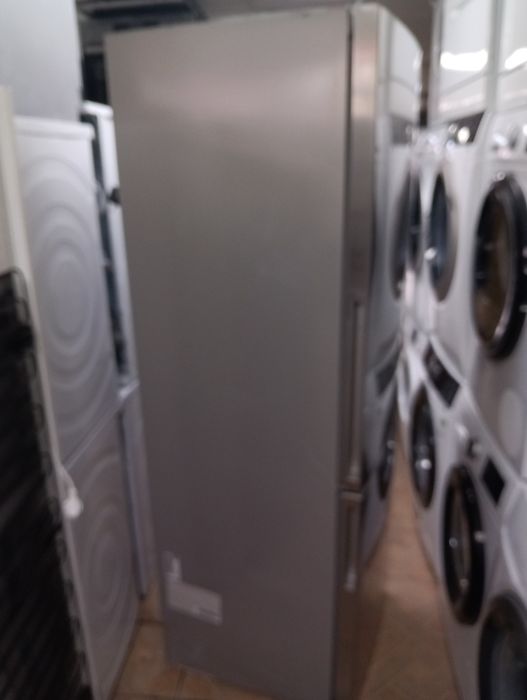 Иноксов комбиниран хладилник с фризер Бош Bosch A++ 2 години гаранция