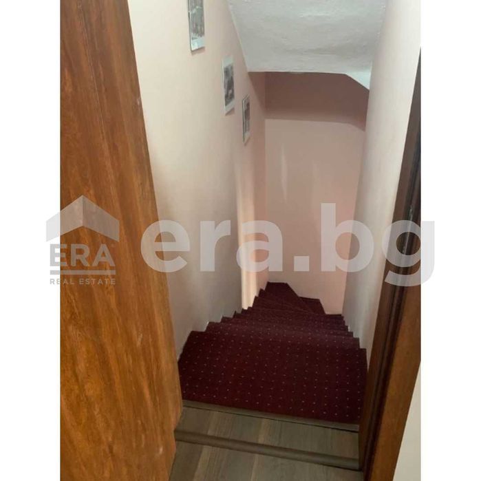 Двуетажна обзаведена къща в гр. Суворово