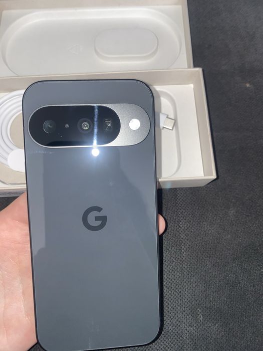 Vand telefon Google Pixel 10,nou nouț,nu a fost folosit niciodata.
