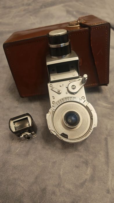 Set Voigtländer Telomar 100mm f/5.5 Reflex + vizor Turnit 35/100 mm,